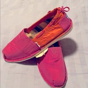 TOMS WMNS Bimini Stitchout Pink/Orange SZ 8.5 NWT